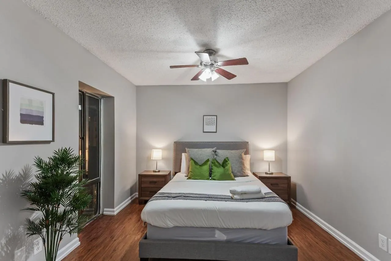 Value Downtown Memphis Apartment W Gourmet Kitchen