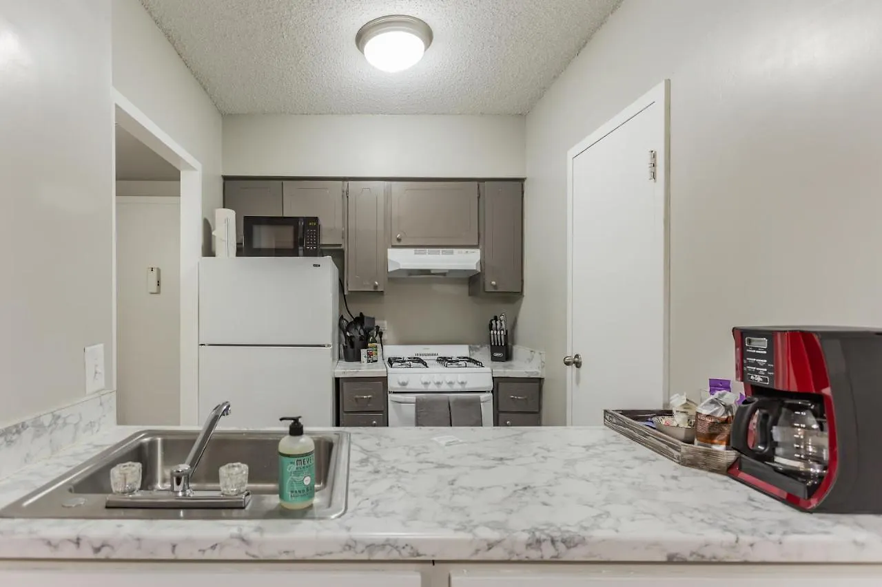 Value Downtown Memphis Apartment W Gourmet Kitchen