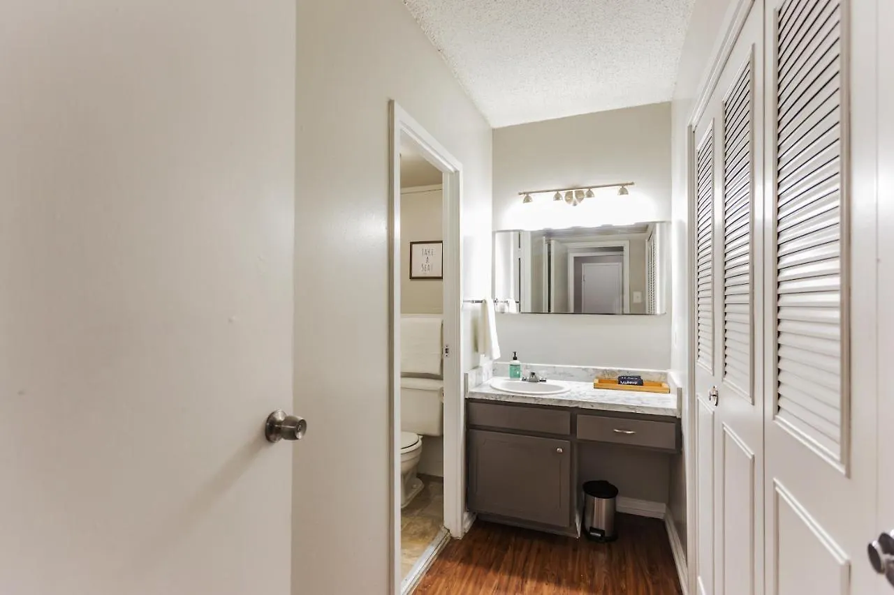 Value Downtown Memphis Apartment W Gourmet Kitchen