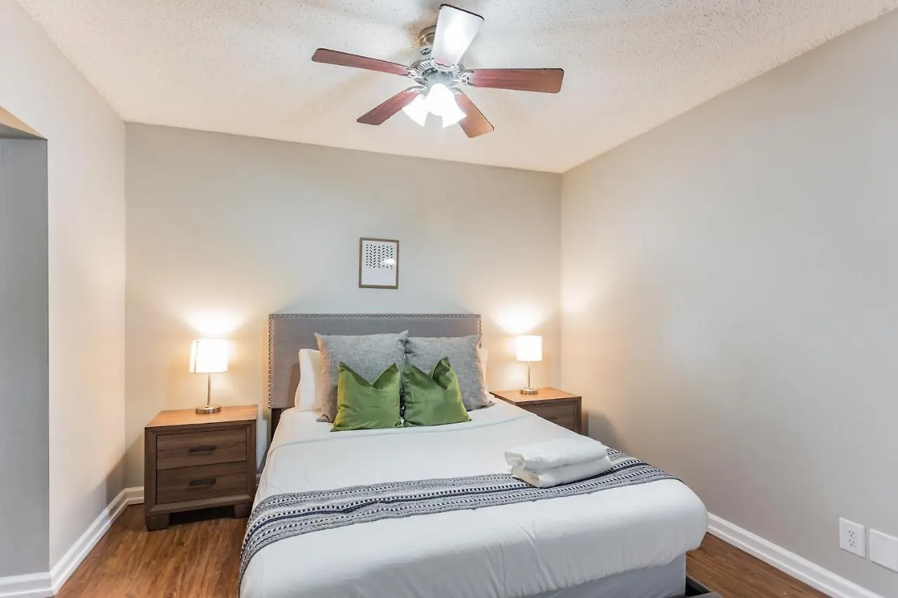 Value Downtown Memphis Apartment W Gourmet Kitchen