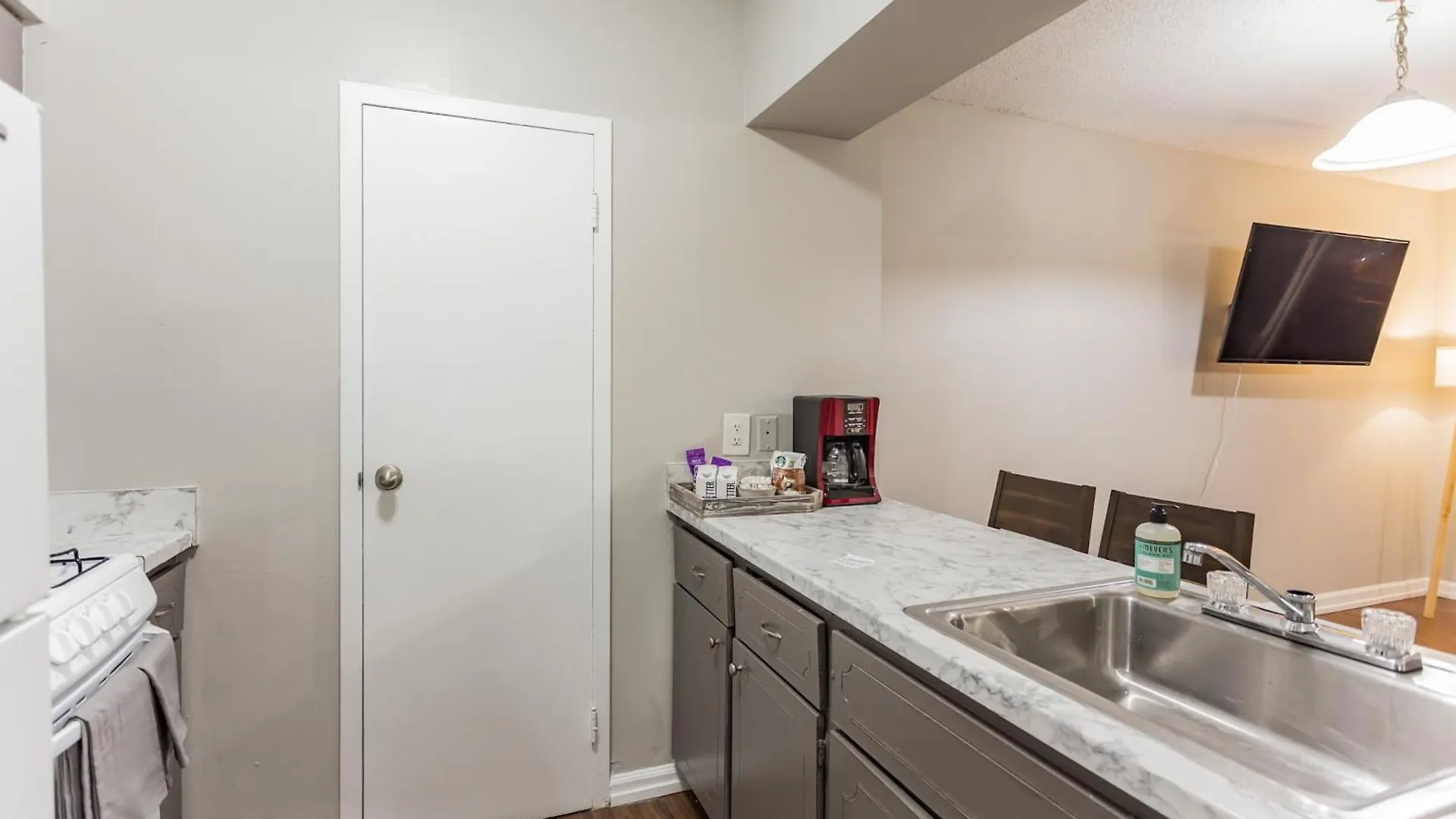 Value Downtown Memphis Apartment W Gourmet Kitchen