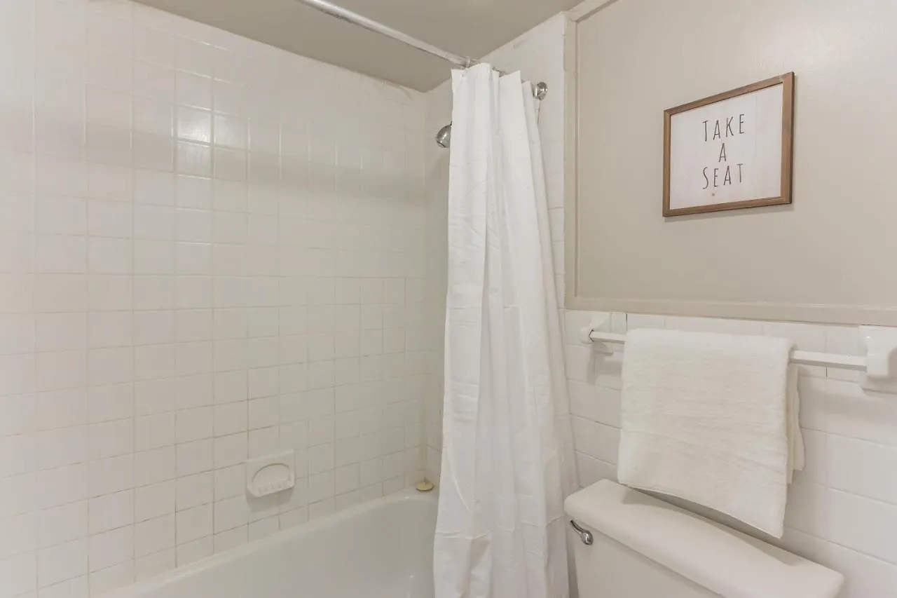 Value Downtown Memphis Apartment W Gourmet Kitchen